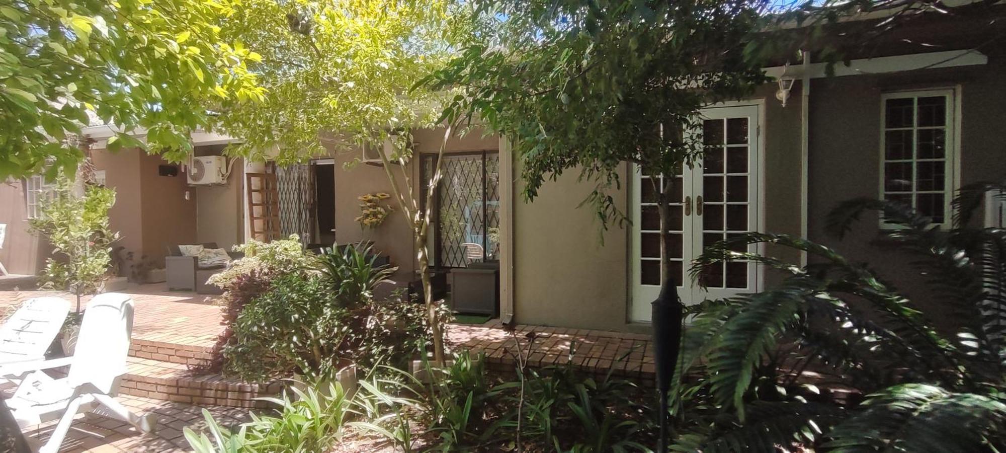 Sunbell Ventures Guesthouse Cape Town Exterior photo